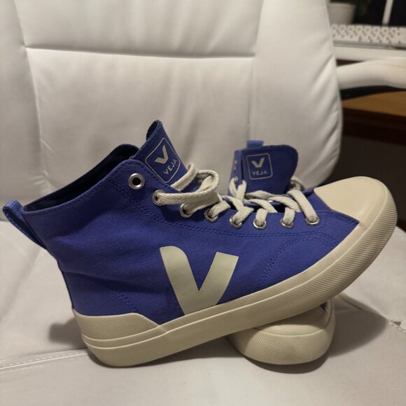 RARE Veja Wata II Sneakers Unisex - Size: W-US 10/M-US 8.5 / EU 41 - Picture 2 of 7